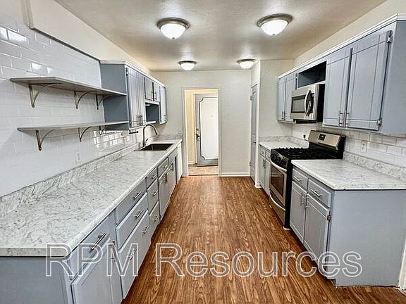 5th image of 10449 Dover Dr