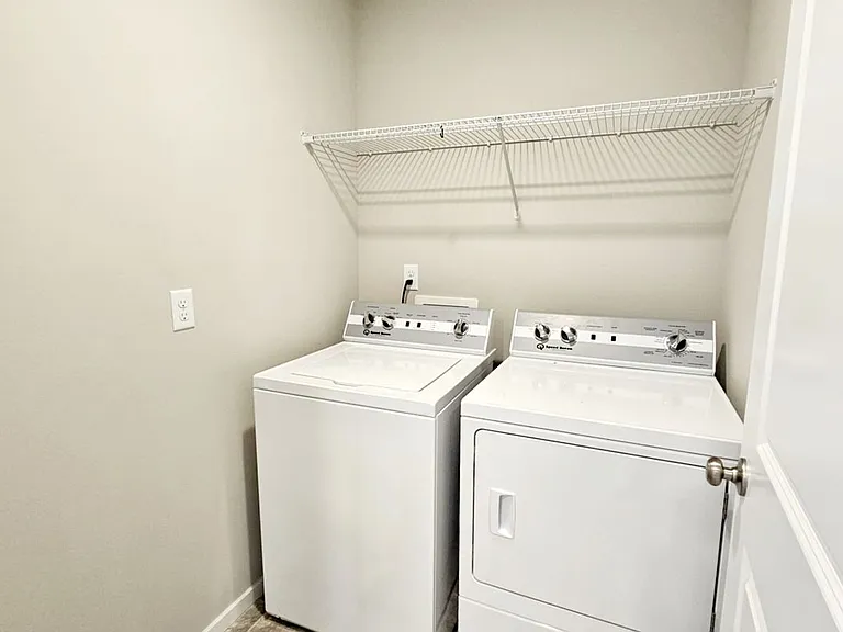 6492 Yorktown Pl NE — Photo 10