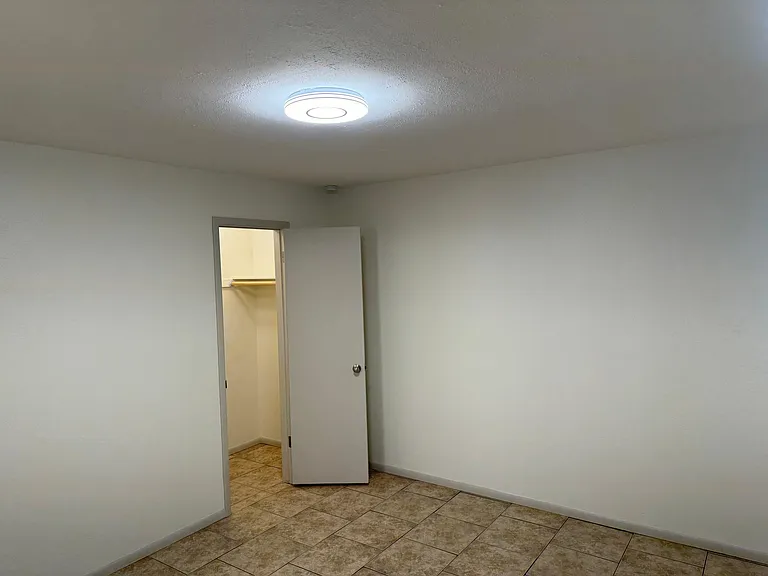 1214 W Manhatton Dr — Photo 9