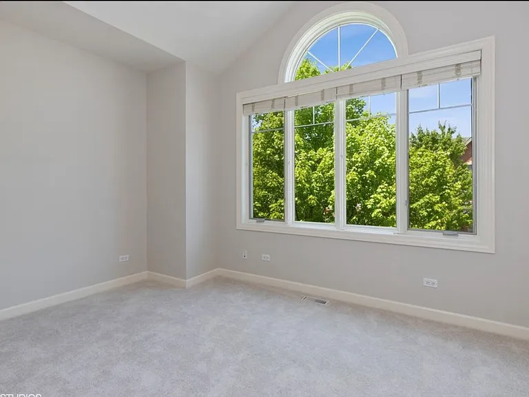 21 Northfield Ter #21 — Photo 13