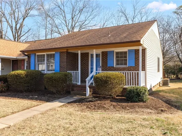 716 Meadowgreen Village Dr APT 4A, Eden, NC 27288