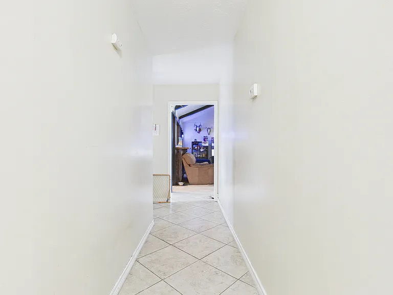 1813 Langford St — Photo 15