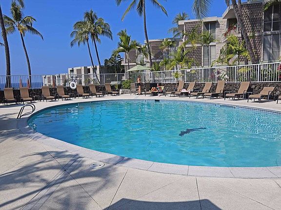 2nd image of 75-6016 Alii Dr APT 112
