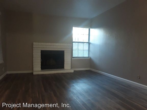 3rd image of 7400 Willowcreek Dr APT 09
