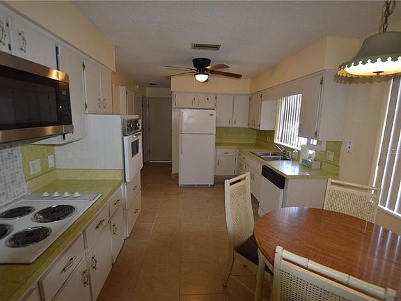 2nd image of 750 E Iris Dr