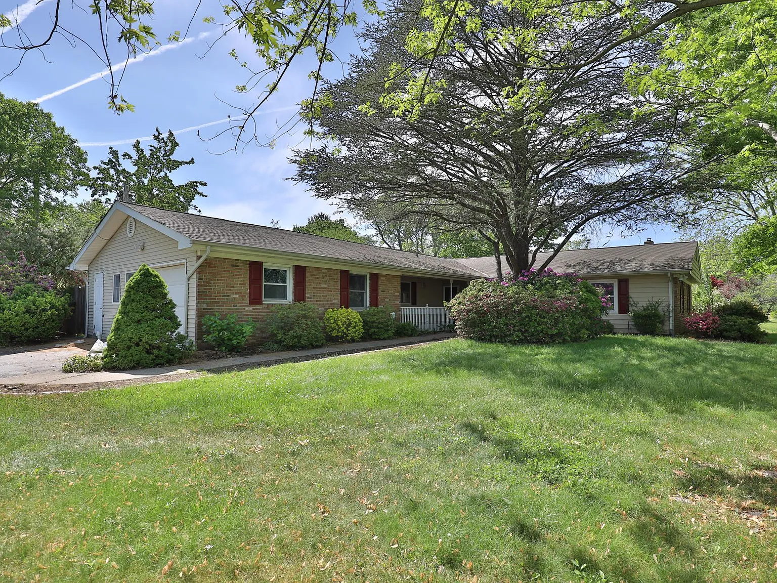 4 bed, 2000 sqft, $3,800 — Photo 1