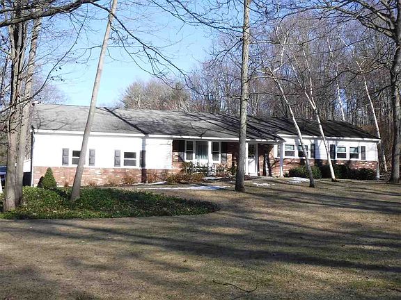 5th image of 74 Blue Spruce Ln