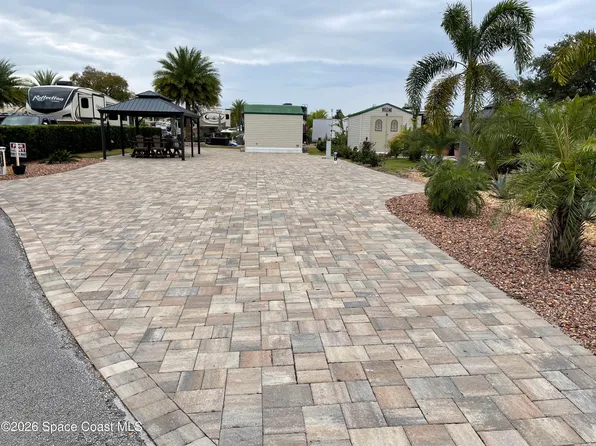 16356 Cherry Tree Ct, Clermont, FL 34714