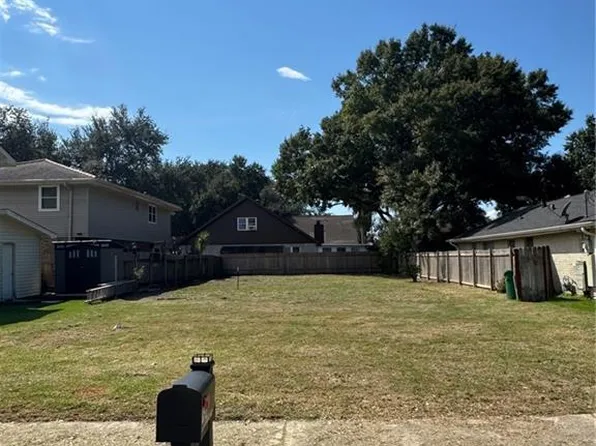4504 Barnett St, Metairie, LA 70006