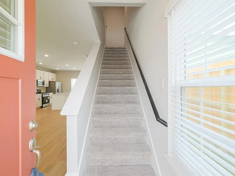 6434 New York St — Photo 12