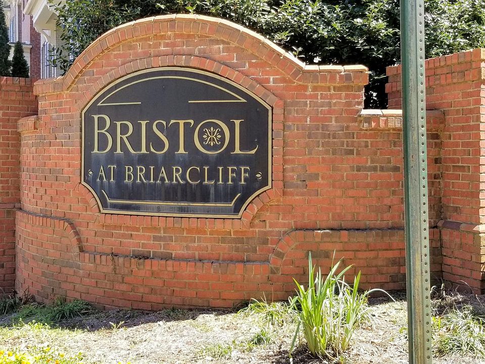 Gated community, Bristol at Briarcliff