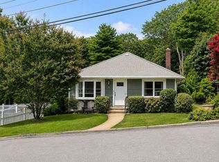 16 Ridge Rd, Bayville, NY 11709