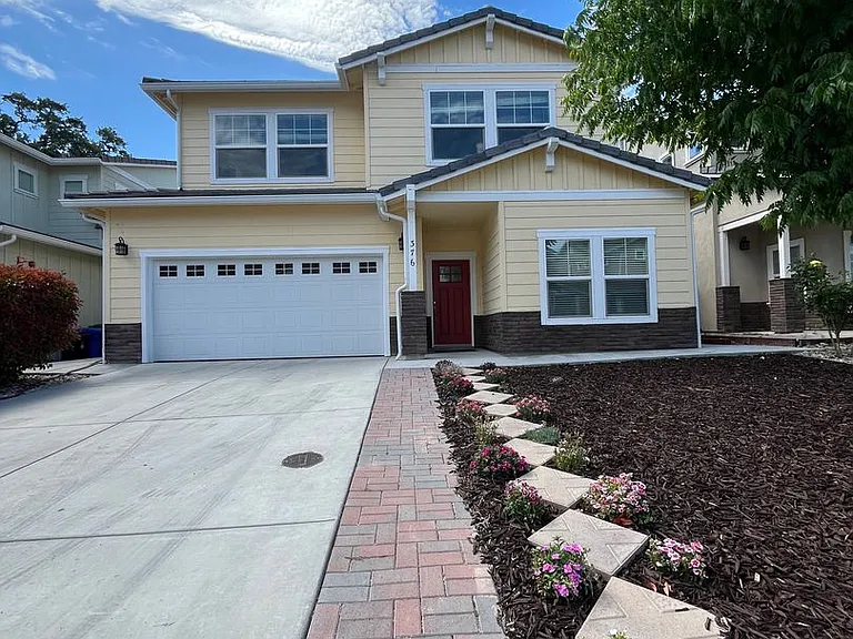 376 Lily Pad Ln — Photo 1
