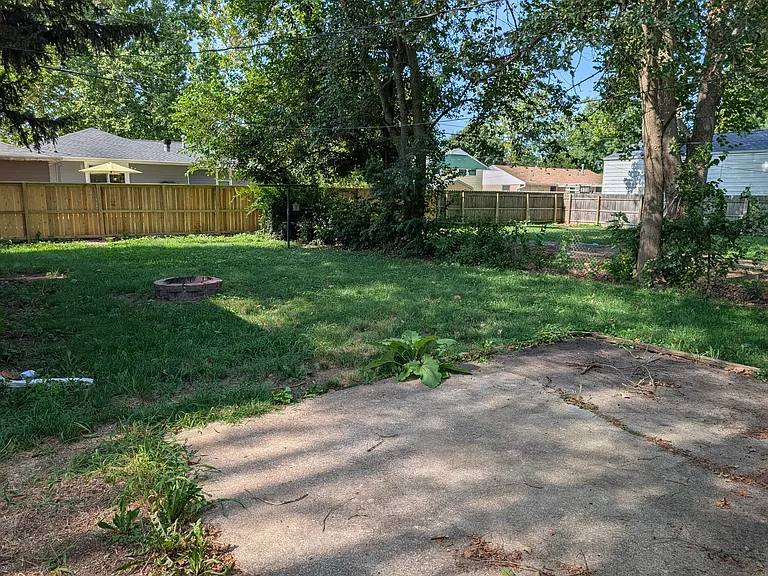 1805 Southwood Dr — Photo 7