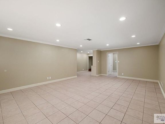 3rd image of 5414 Guava Dr