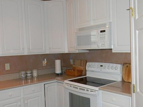 5th image of 5566 Grand Crescent Dr