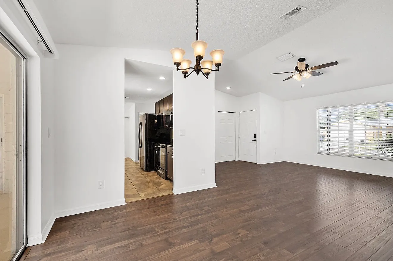 3 bed, 1486 sqft, $2,995 — Photo 3