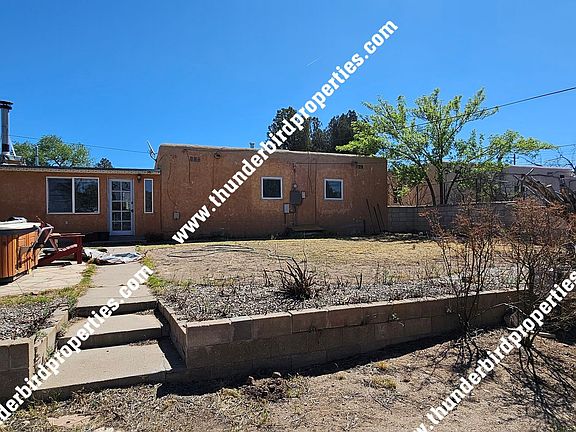 3rd image of 1717 Richmond Dr NE