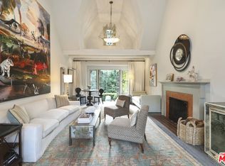 2471 Hollyridge Dr, Los Angeles, CA 90068