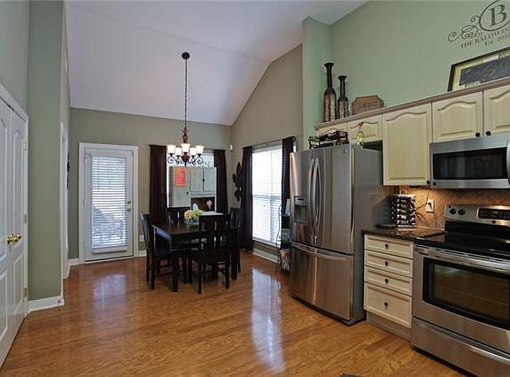3rd image of 6837 Bridgewater Dr