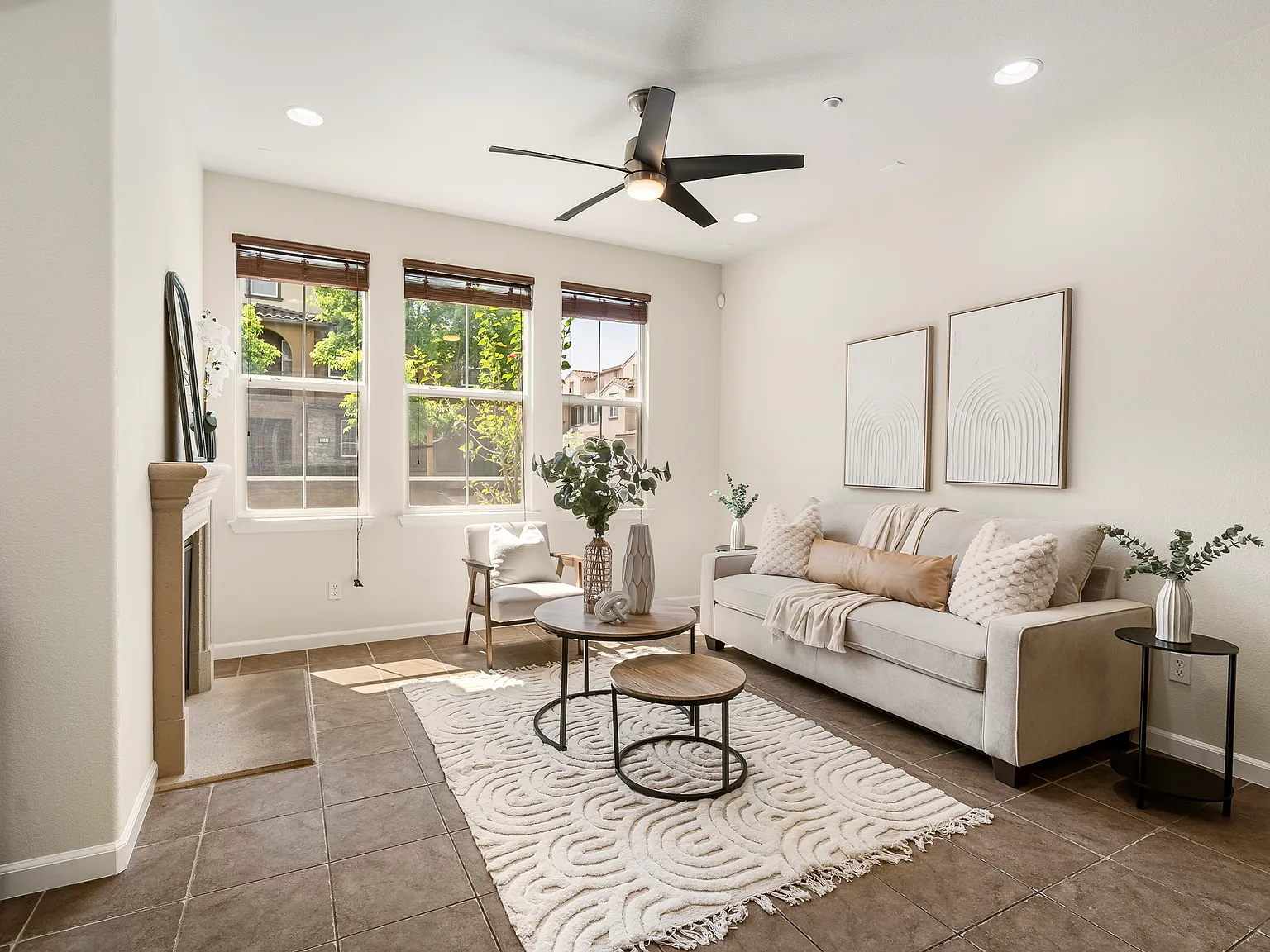 3 bed, 2.5 bath, 2050 sqft, $3,950 — Photo 4