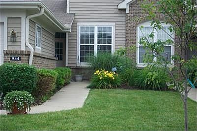 1st image of 984 Oakmont Ct
