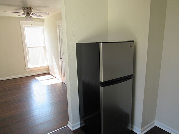 3rd image of 705 S Overton Ave #11288357