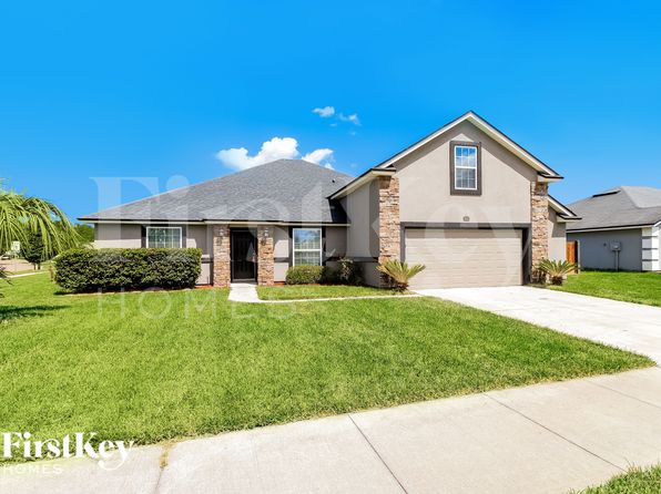2612 Royal Pointe Dr
