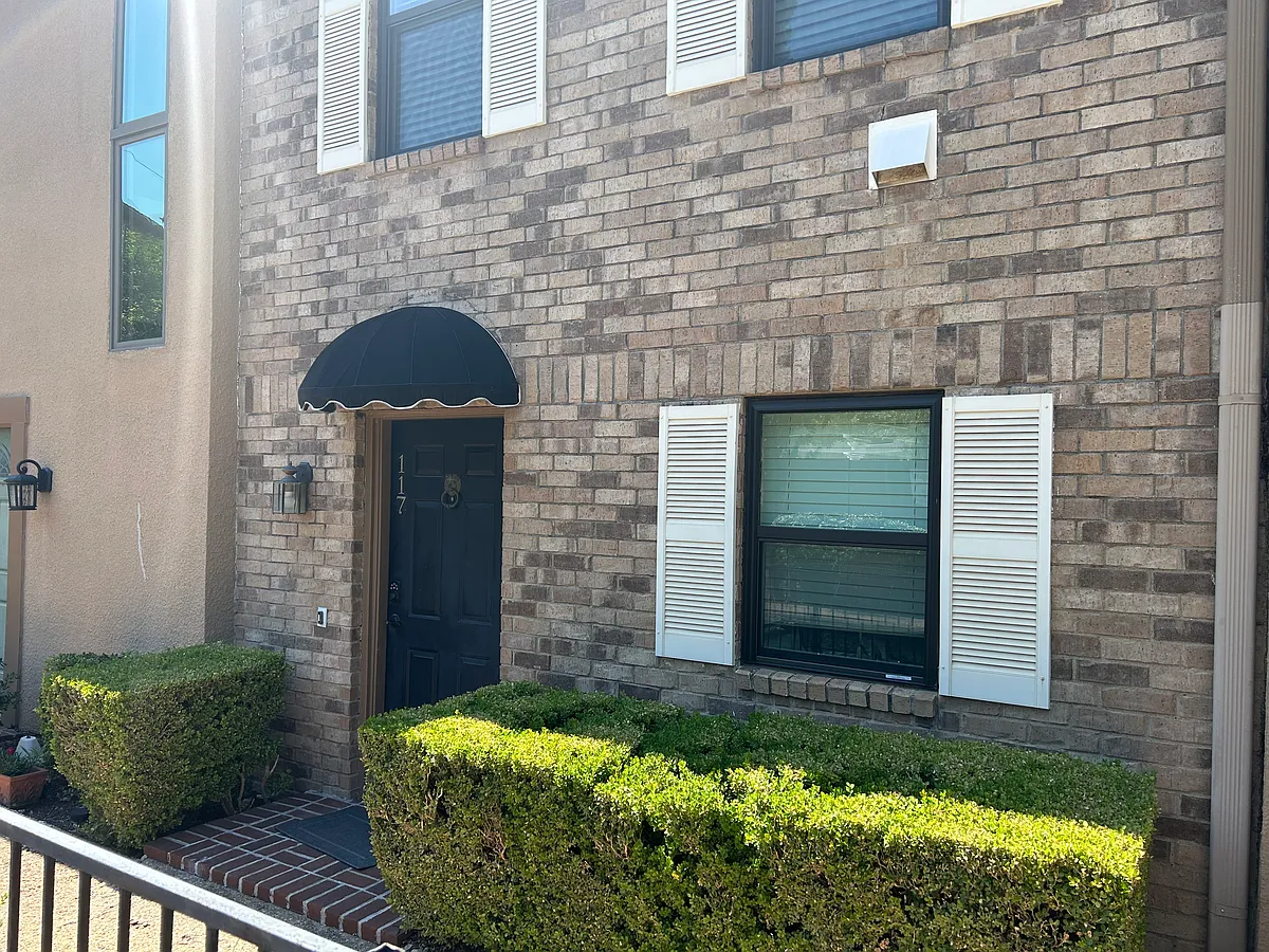 Building Photo - 3320 Reagan St #117