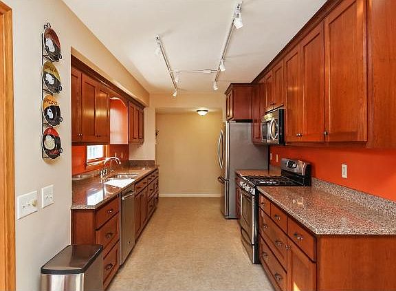 5th image of 10131 Chicago Ave S