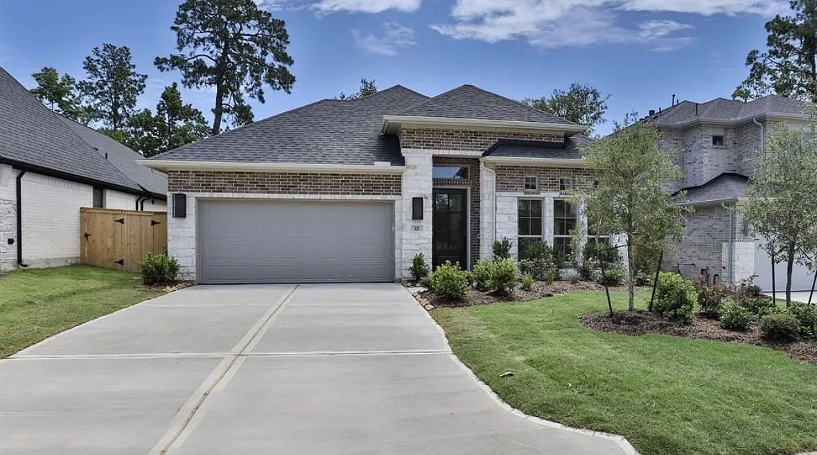 4 bed, 3.0 bath, 2500 sqft, $3,300 — Photo 1