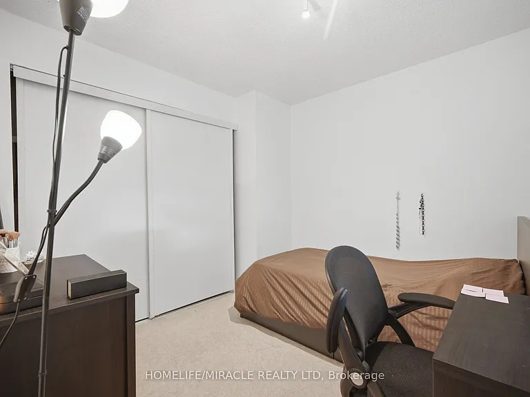 8 Rosebank Dr #8 — Photo 28
