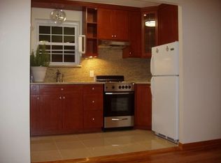 17500 Peck Ave, Fresh Meadows, NY 11365