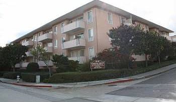 2nd image of 1901 Garden Dr