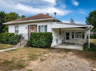 215 W Buckner St, Buckner, IL 62819