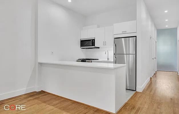 Rented by CORE | media 19