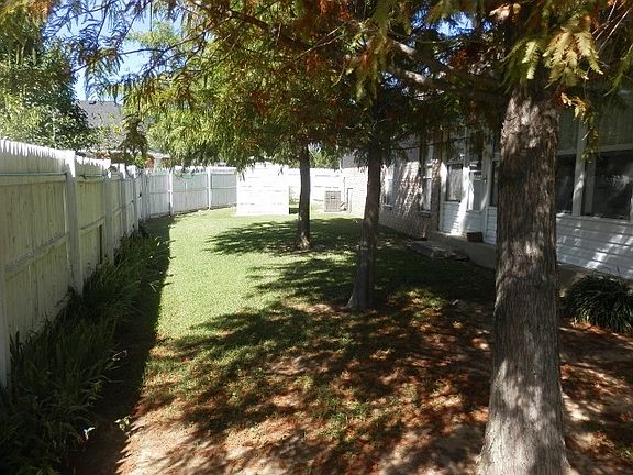 2nd image of 1012 Sterling Dr