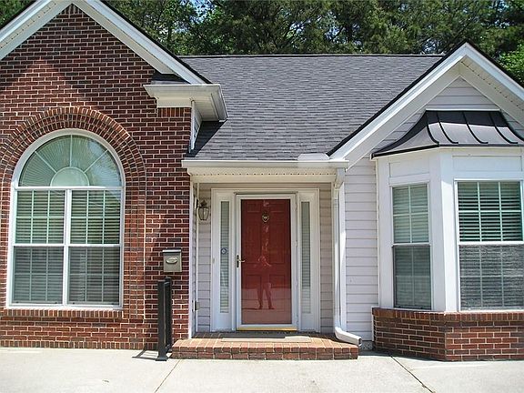 2nd image of 2313 Carlton Chase Rd