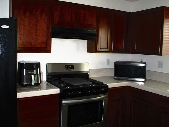 4th image of 2214 E Victor Ave
