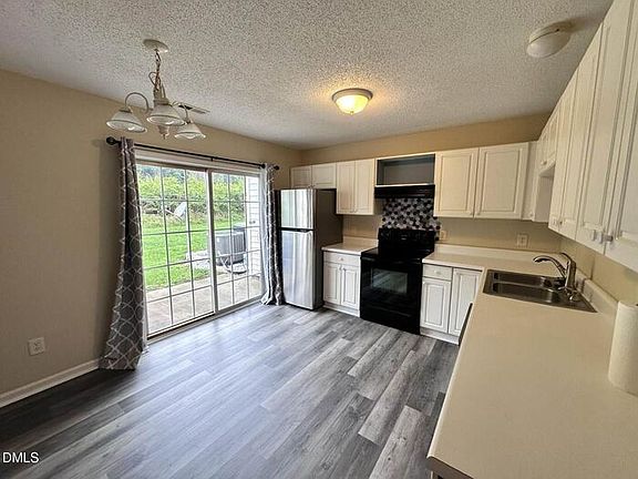 4th image of 2112 Walnut Bluffs Ln