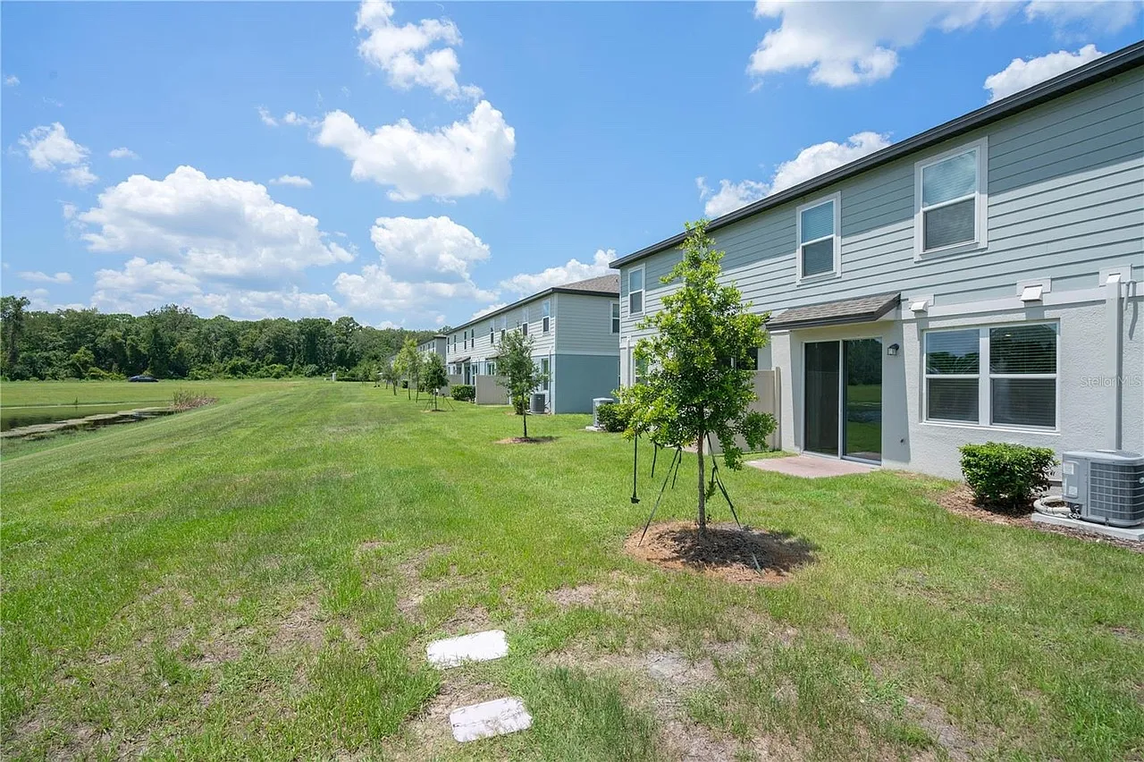 3 bed, 1496 sqft, $1,950 — Photo 3