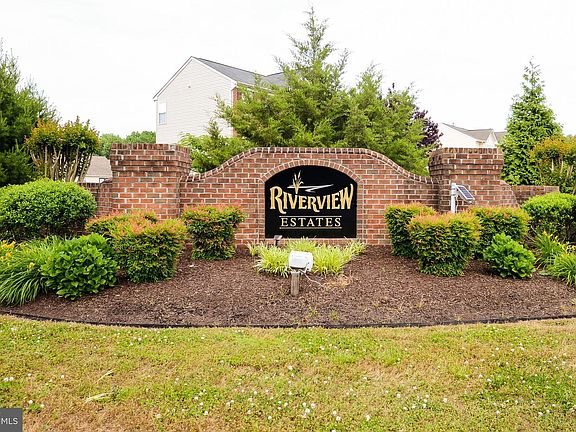 4th image of 89 Lorraine Dr