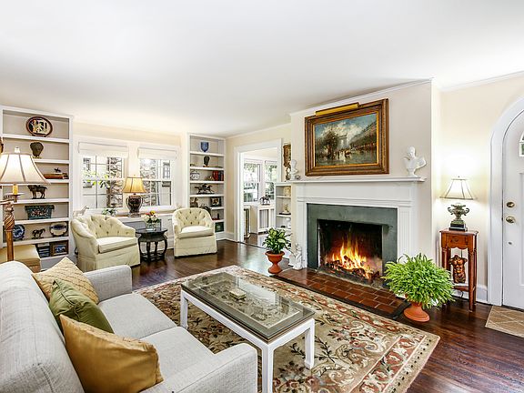 2nd image of 91 Chatsworth Ave