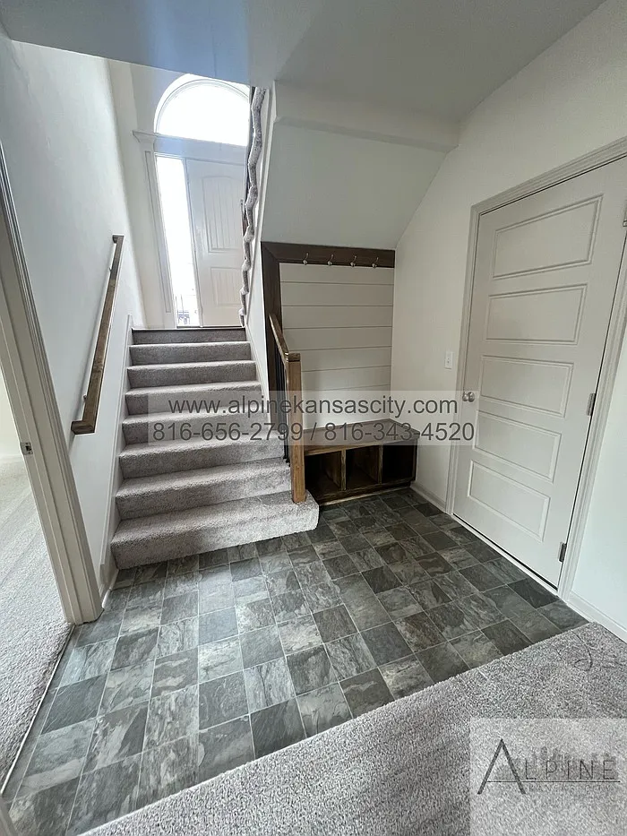 4 bed, 3.0 bath, 2250 sqft, $2,550 — Photo 4