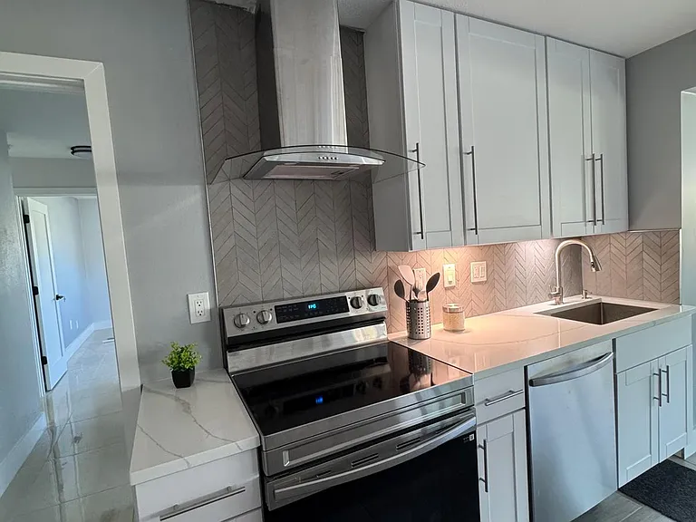 400 Capri Blvd — Photo 6
