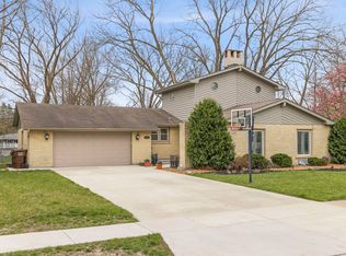 716 Tanglewood Ln, Frankfort, IL 60423