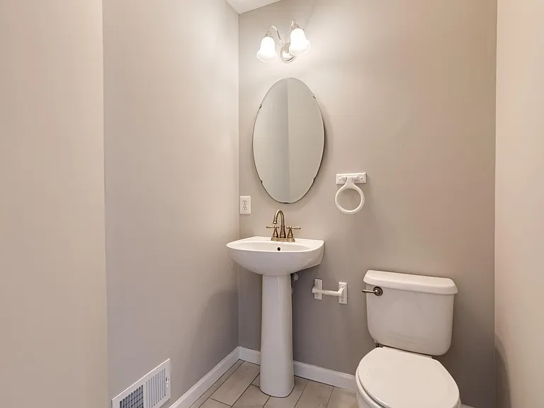 490 Crestridge Way — Photo 8