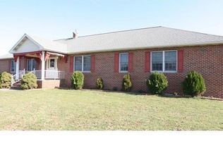 102 Sunshine Ln, Middletown, DE 19709