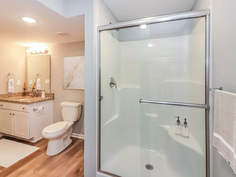 Elm Grove Luxury Rental Homes — Photo 36