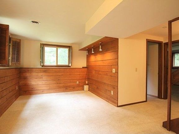 4th image of 7480 Oak Hill Ct